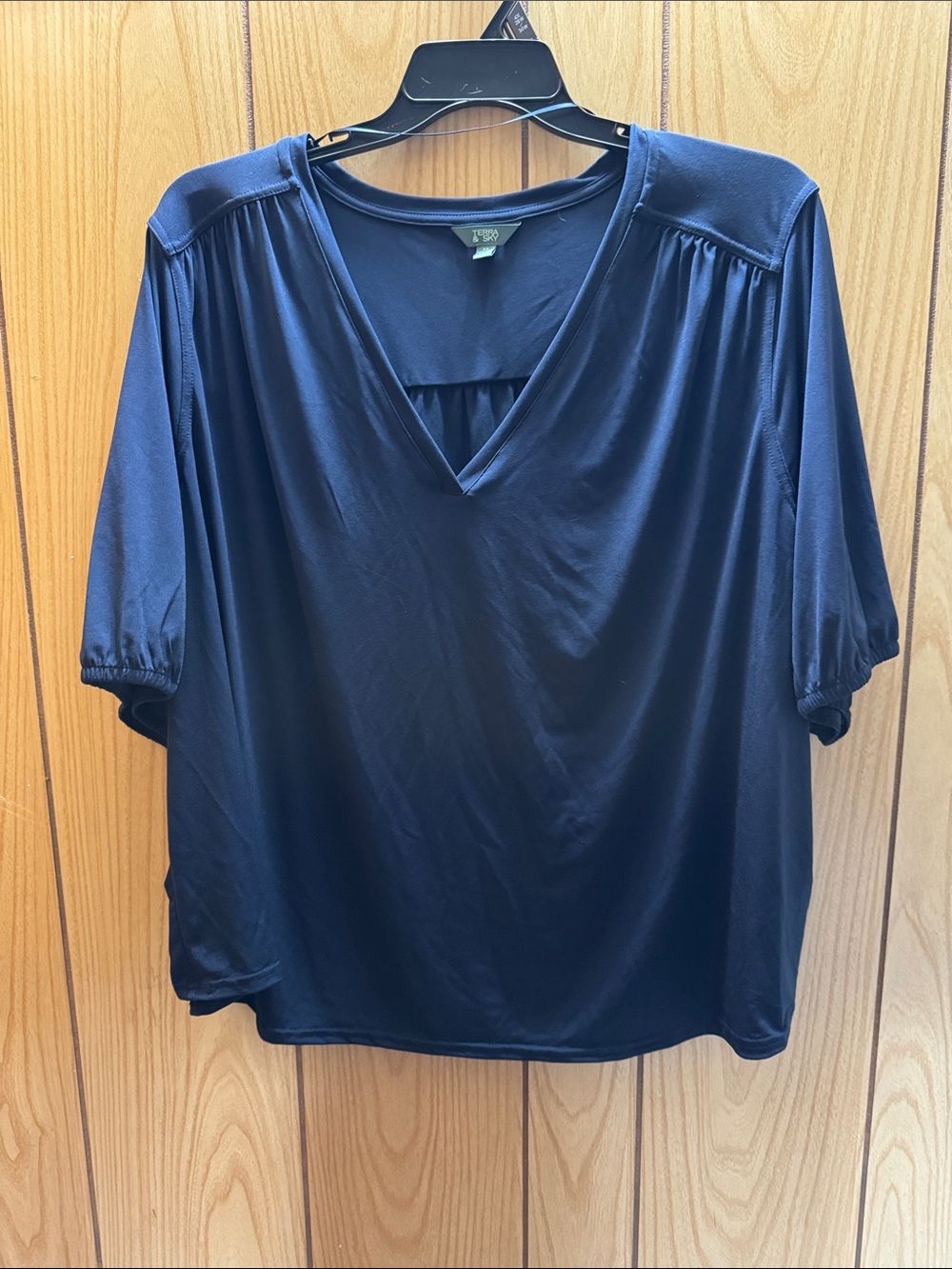 Terra & Sky Navy V-Neck Short Sleeve Top